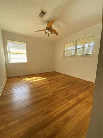 405 Azalea Drive, Baytown, TX 77520