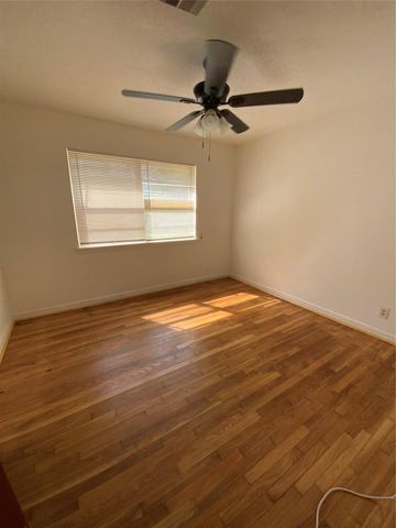 405 Azalea Drive, Baytown, TX 77520