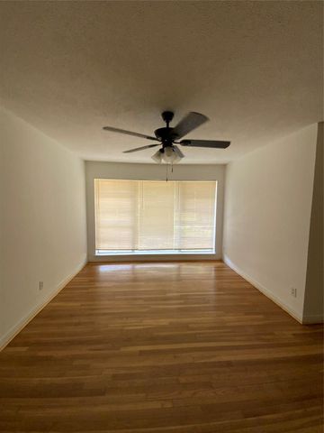 405 Azalea Drive, Baytown, TX 77520