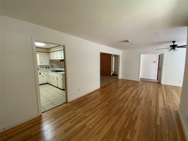 405 Azalea Drive, Baytown, TX 77520