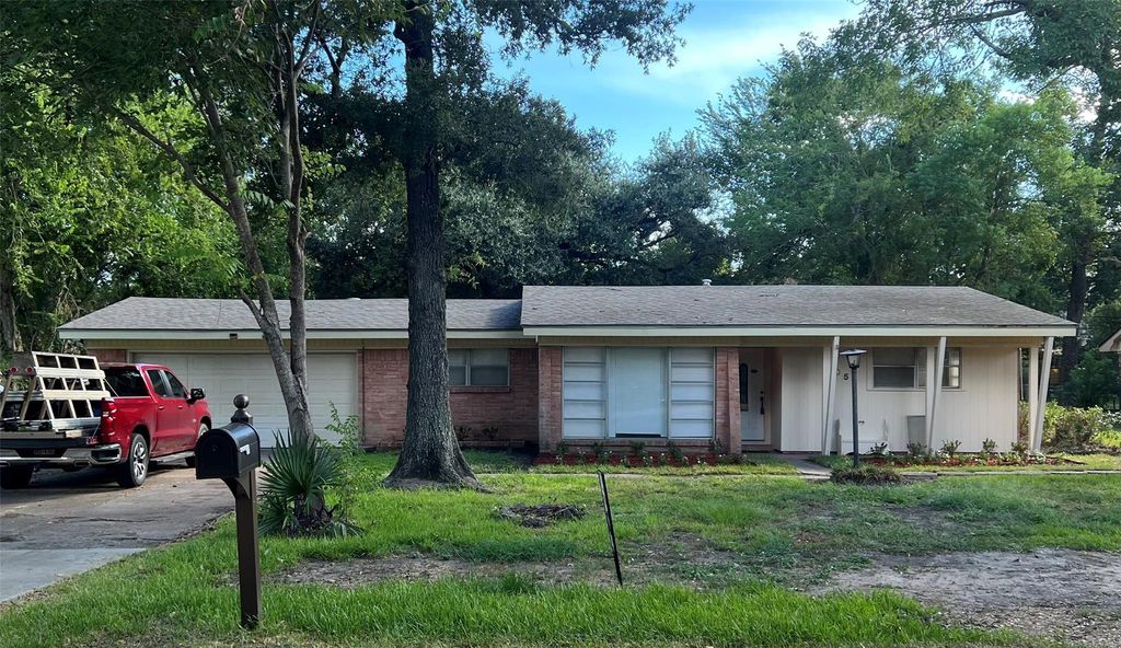 405 Azalea Drive, Baytown, TX 77520