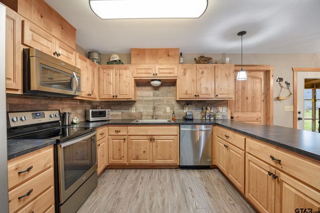 326 Ella Lane, Bullard, TX 75757