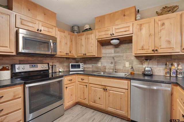 326 Ella Lane, Bullard, TX 75757