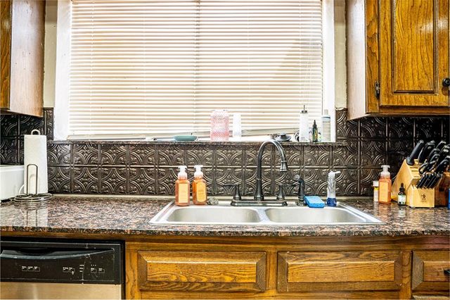 8301 Willow Creek Boulevard, Oklahoma City, OK 73162