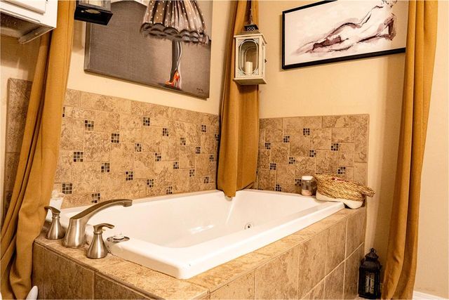 8301 Willow Creek Boulevard, Oklahoma City, OK 73162