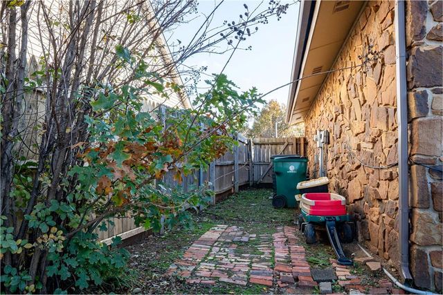 8301 Willow Creek Boulevard, Oklahoma City, OK 73162