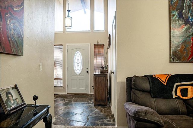 8301 Willow Creek Boulevard, Oklahoma City, OK 73162