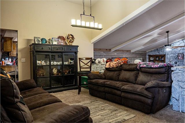 8301 Willow Creek Boulevard, Oklahoma City, OK 73162