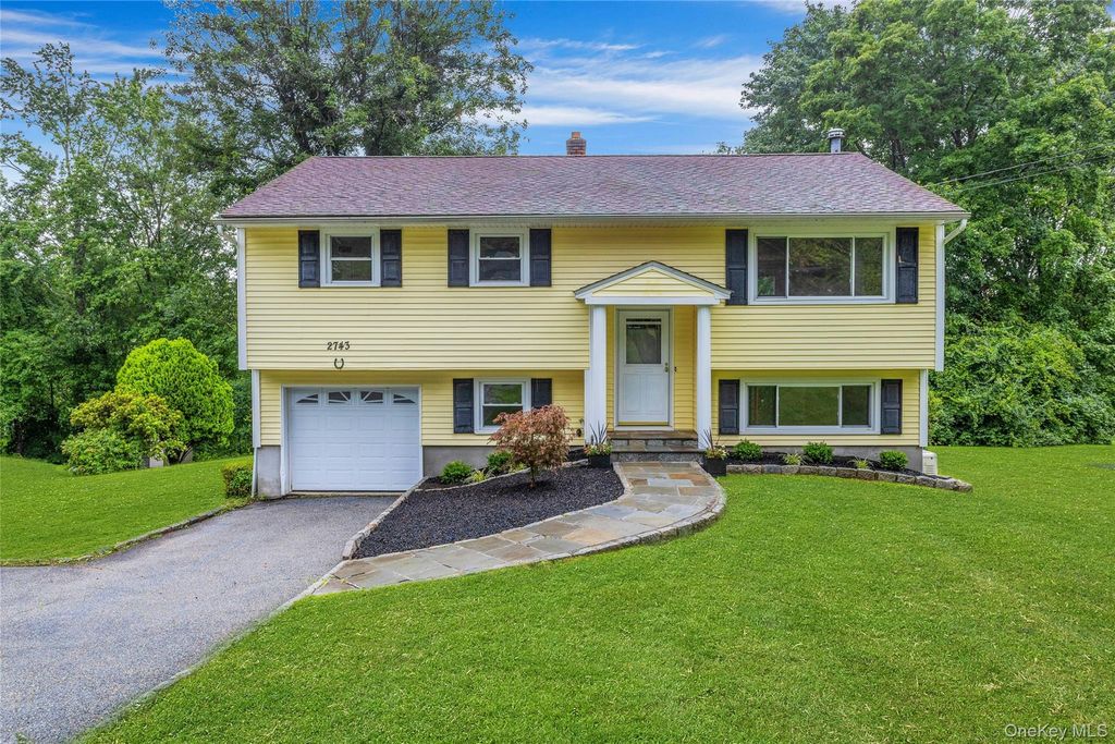 2743 Springhurst Street, Yorktown Heights, NY 10598 — photo 4