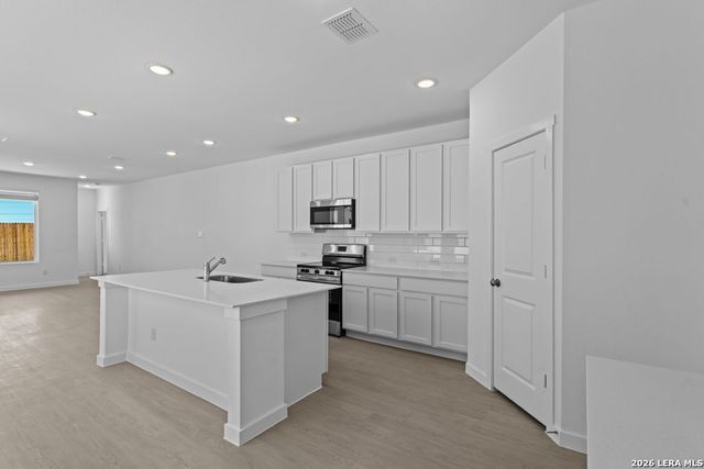 6866 Flores Rd, Spring Branch, TX 78070