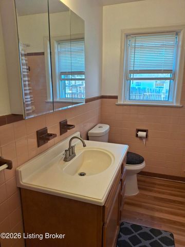 4402 Dover Rd, Louisville, KY 40216