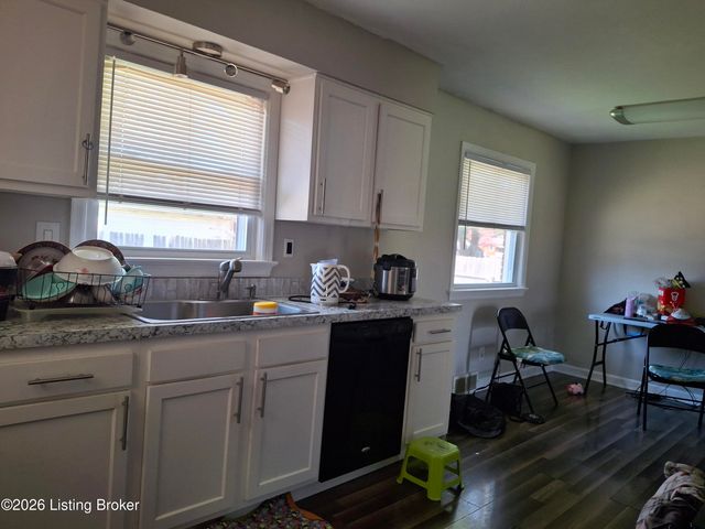 4402 Dover Rd, Louisville, KY 40216