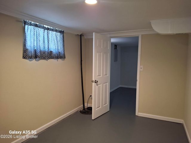 4402 Dover Rd, Louisville, KY 40216