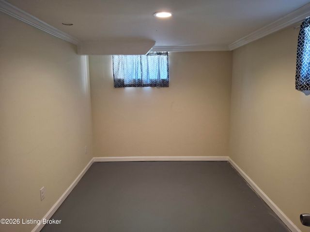 4402 Dover Rd, Louisville, KY 40216