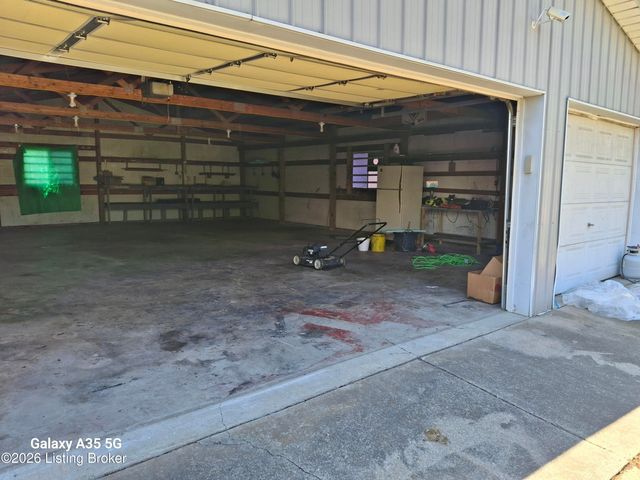 4402 Dover Rd, Louisville, KY 40216