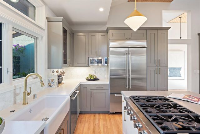 6189 Contra Costa Road, Oakland, CA 94618