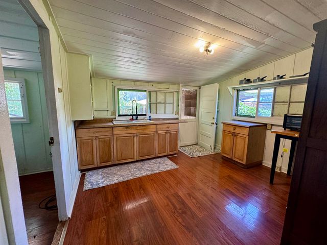 1700 Okana St, Kualapuu, HI 96757