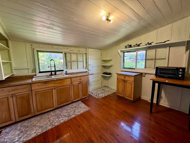 1700 Okana St, Kualapuu, HI 96757