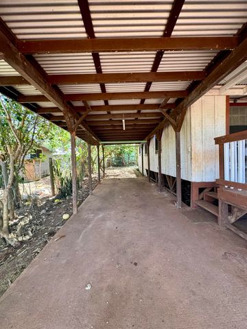 1700 Okana St, Kualapuu, HI 96757