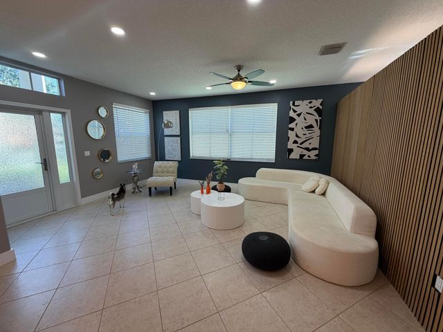 6094 Oak Bluff Way, Lake Worth, FL 33467