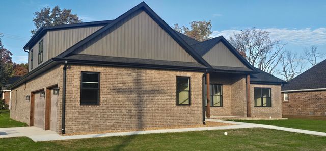 381 S Hartford Avenue, Bolivar, MO 65613