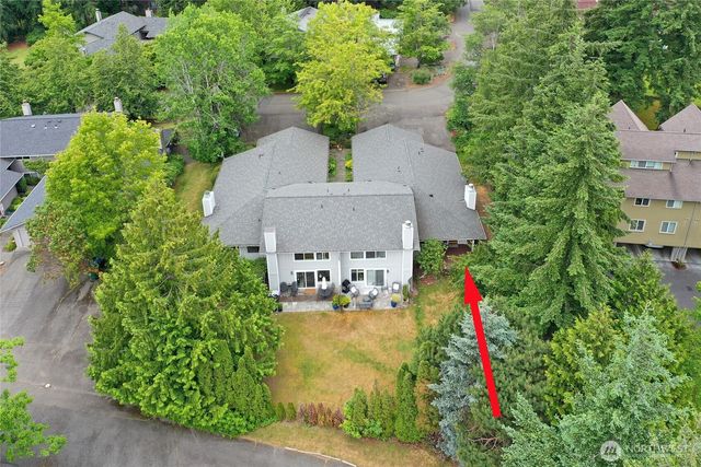 1090 Ihland Place NE, Bainbridge Island, WA 98110
