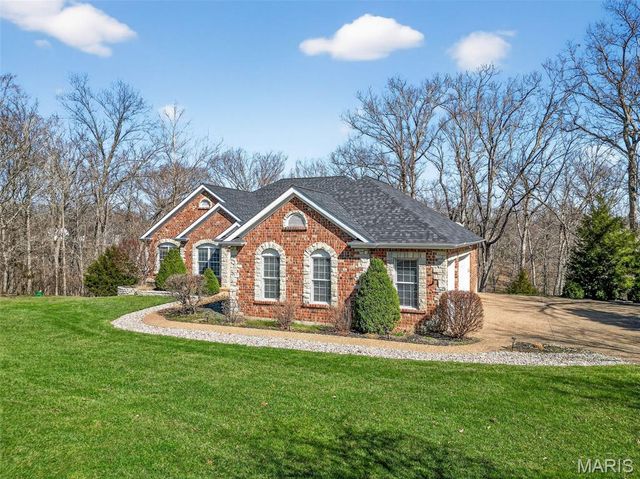762 Lake Valley Drive, Defiance, MO 63341
