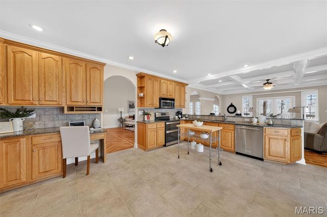 762 Lake Valley Drive, Defiance, MO 63341