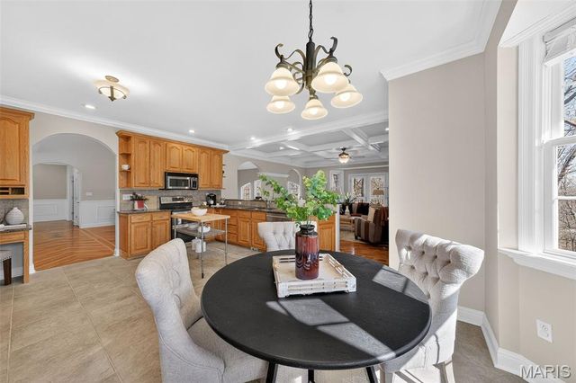 762 Lake Valley Drive, Defiance, MO 63341