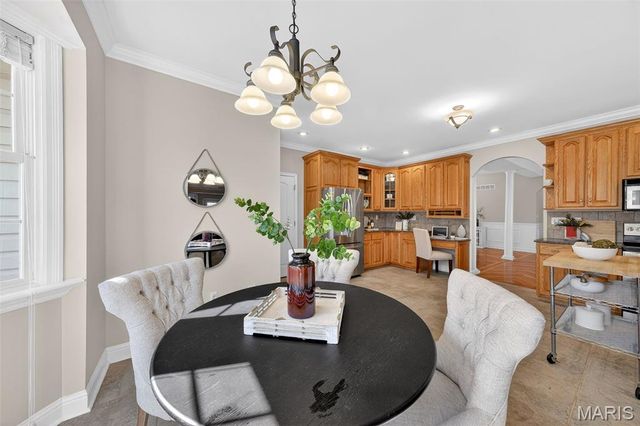 762 Lake Valley Drive, Defiance, MO 63341