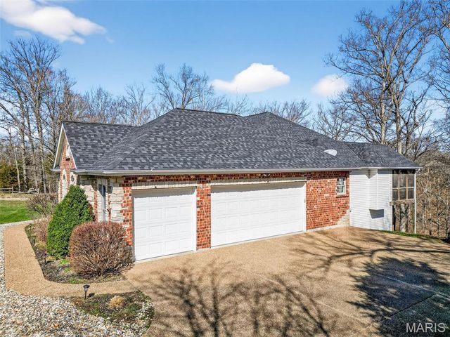762 Lake Valley Drive, Defiance, MO 63341