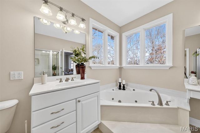 762 Lake Valley Drive, Defiance, MO 63341