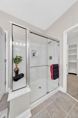 762 Lake Valley Drive, Defiance, MO 63341