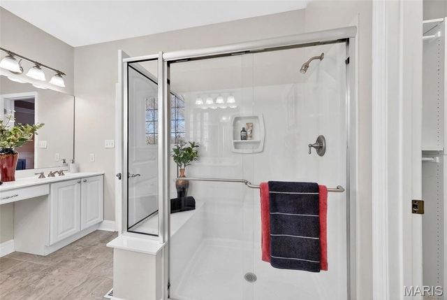 762 Lake Valley Drive, Defiance, MO 63341