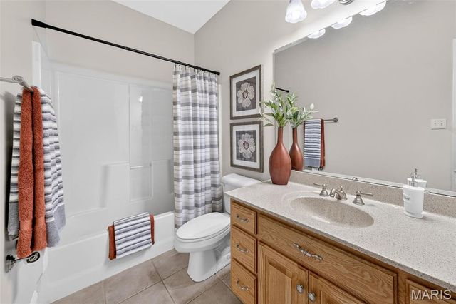 762 Lake Valley Drive, Defiance, MO 63341