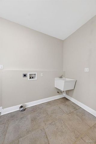 762 Lake Valley Drive, Defiance, MO 63341