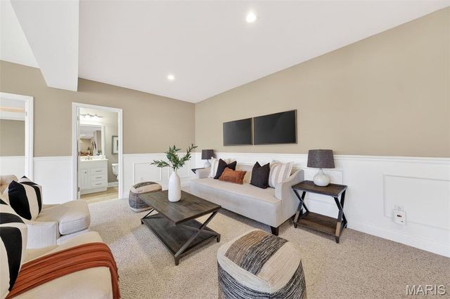 762 Lake Valley Drive, Defiance, MO 63341