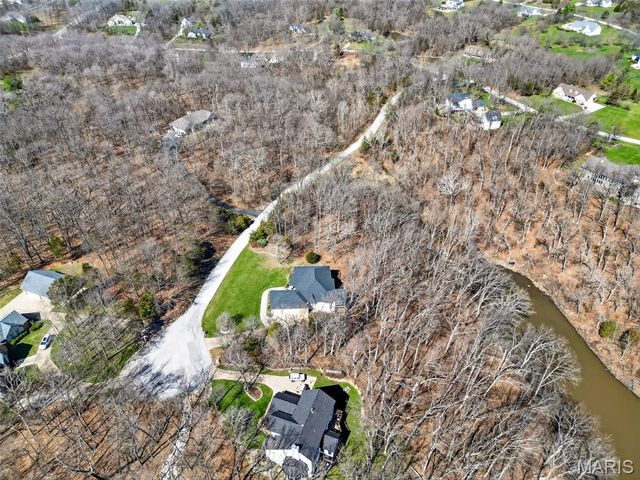 762 Lake Valley Drive, Defiance, MO 63341