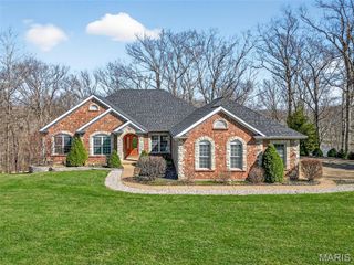 762 Lake Valley Drive, Defiance, MO 63341