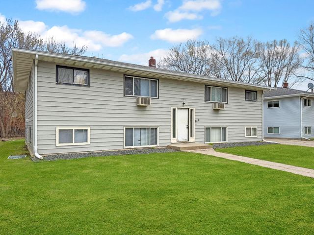 1106 18th Street S, Moorhead, MN 56560