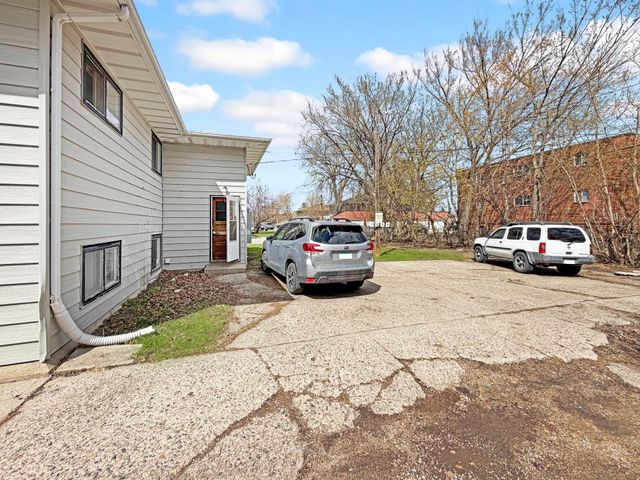 1106 18th Street S, Moorhead, MN 56560