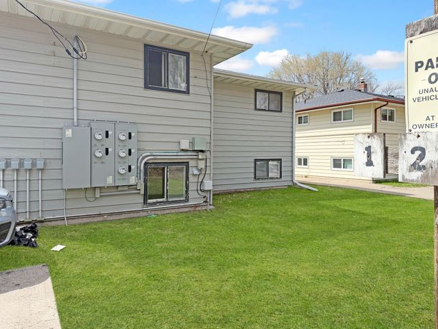1106 18th Street S, Moorhead, MN 56560