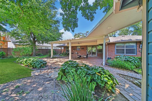 4401 Brookwoods Drive, Houston, TX 77092