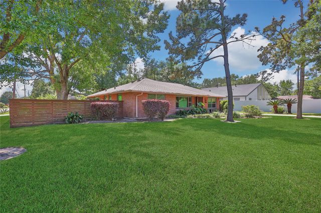 4401 Brookwoods Drive, Houston, TX 77092