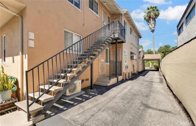 4918 Cahuenga, North Hollywood, CA 91601