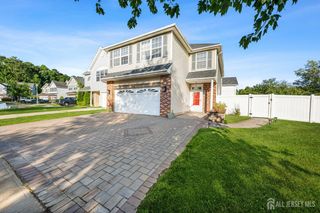 41 Tall Oaks Court, Old Bridge, NJ 08857
