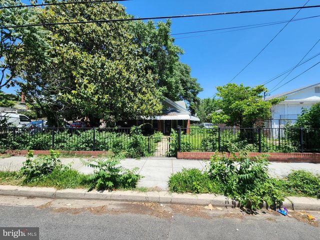 4506 BROOKS ST NE, Washington, DC 20019