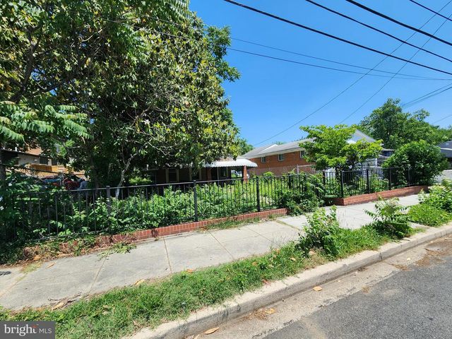 4506 BROOKS ST NE, Washington, DC 20019