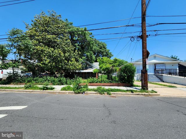 4506 BROOKS ST NE, Washington, DC 20019