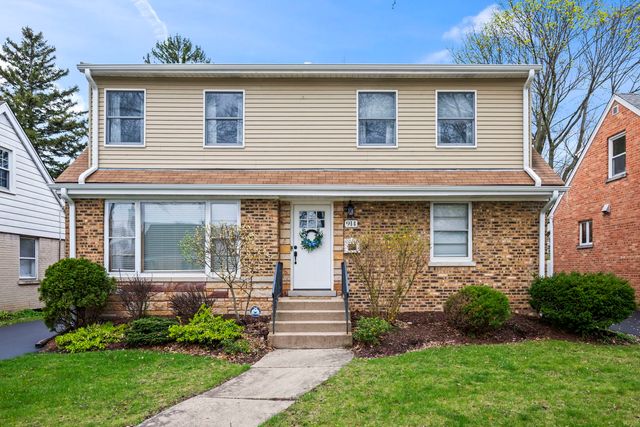 914 N Kennicott Avenue, Arlington Heights, IL 60004
